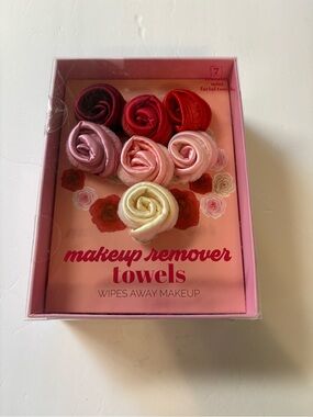 Makeup Remover Towels - Assorted Pink & Red Set
